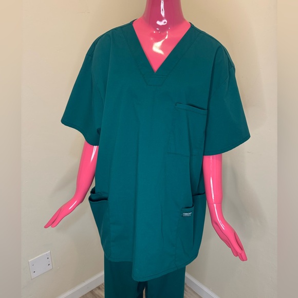 Cherokee Workwear Tops - Cherokee Workwear Women’s Scrub Top | 2XL | Green V-Neck Medical Uniform